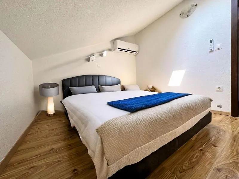 Apartmani Adriana Lakmartin