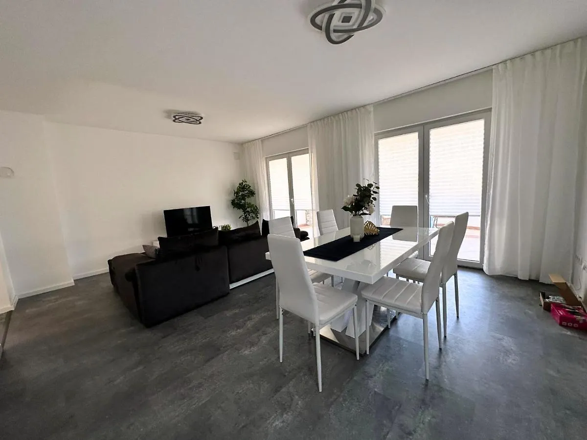 Apartmani Adriana Lakmartin
