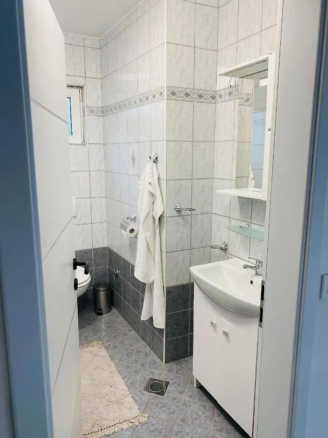 Apartmani Adriana Lakmartin 0*,  Croatia