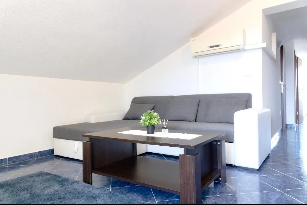Apartmani Adriana Lakmartin