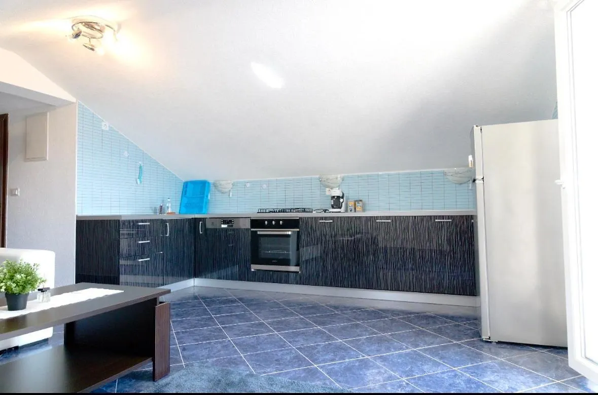 Apartmani Adriana Lakmartin