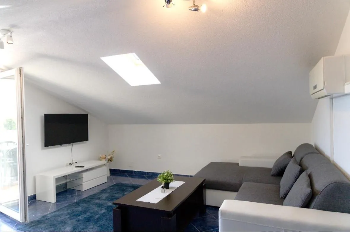 Apartmani Adriana Lakmartin